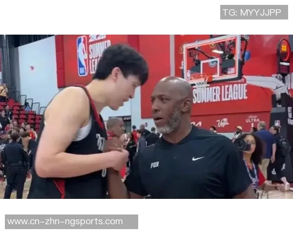 比卢普斯称赞杨瀚森挡拆后决策能力强调其出色的防守阅读能力 比卢普斯称赞杨瀚森挡拆后决策能力强调其出色的防守阅读能力