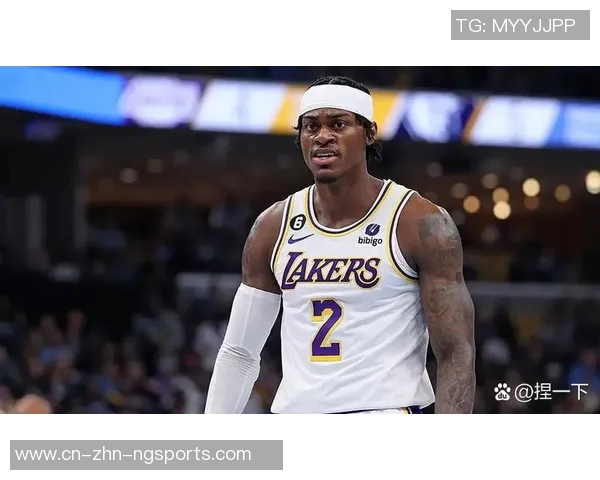 巴特勒半场表现抢眼17分钟内贡献12分2板3助2断展现强大杀伤力 巴特勒半场表现抢眼17分钟内贡献12分2板3助2断展现强大杀伤力